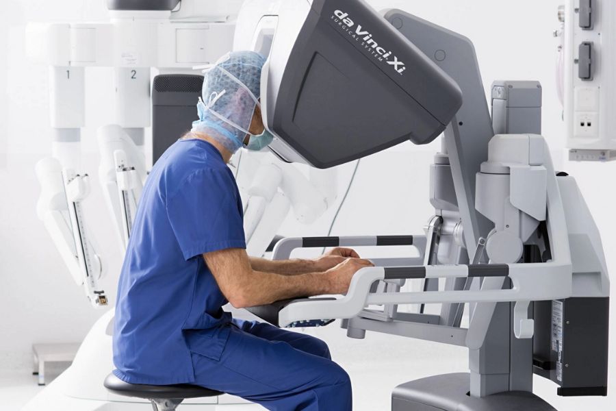 La chirurgie urologique assistée par robot, chirurgie robotique, da vinci robot, da vinci, urologie, chirurgie orologique, robot urologique, clinique anadolu